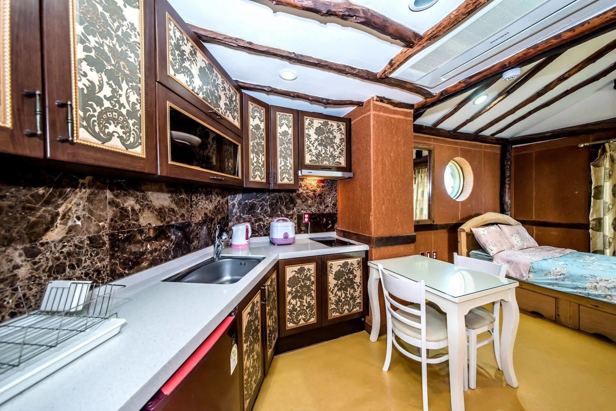 Jeju Pado Sori Apartment Екстериор снимка